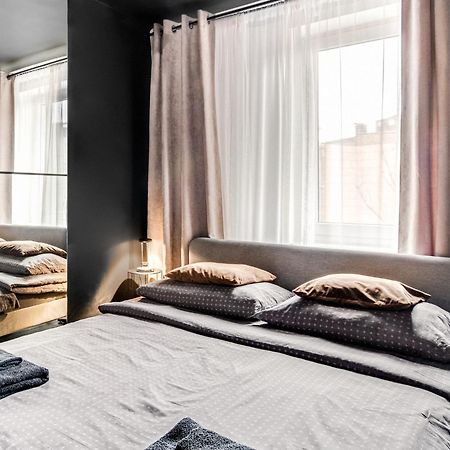 Blacknight Apartment - Self Check-In 24H Wroclaw Bagian luar foto