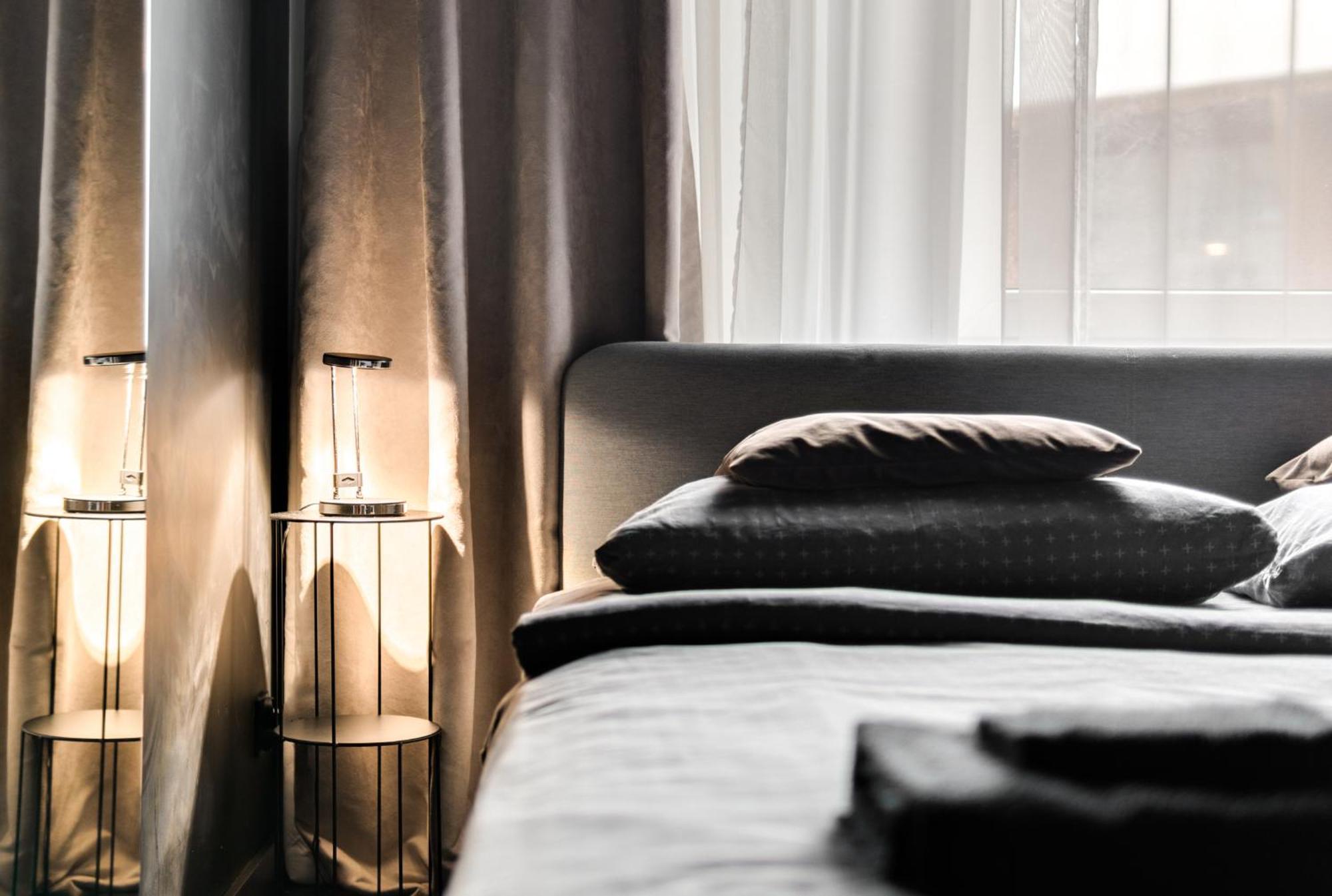 Blacknight Apartment - Self Check-In 24H Wroclaw Bagian luar foto