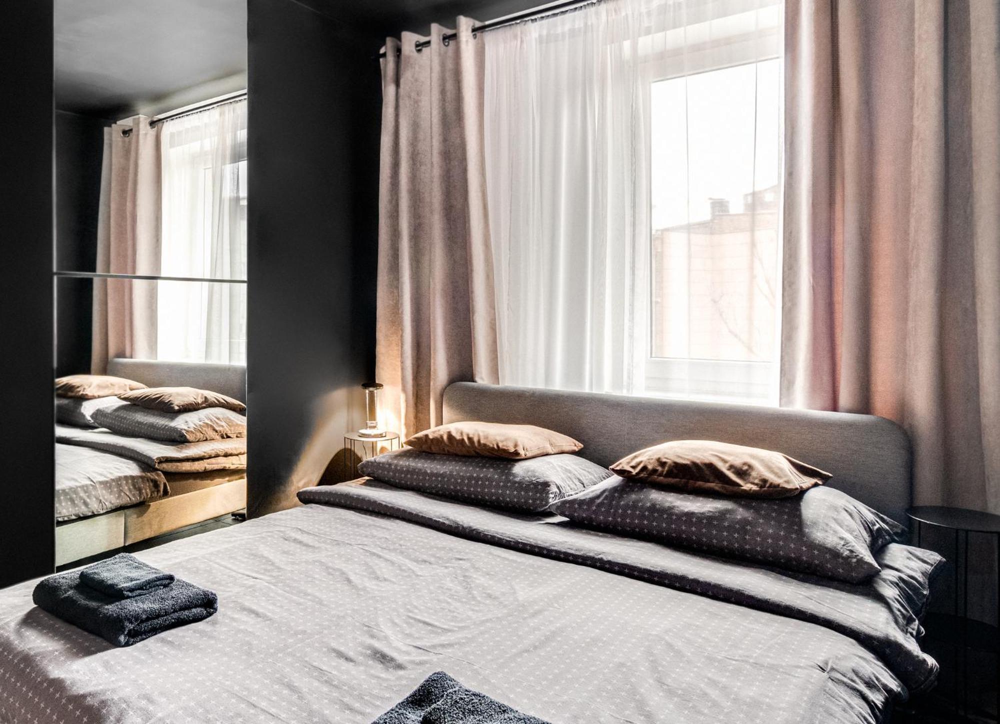 Blacknight Apartment - Self Check-In 24H Wroclaw Bagian luar foto