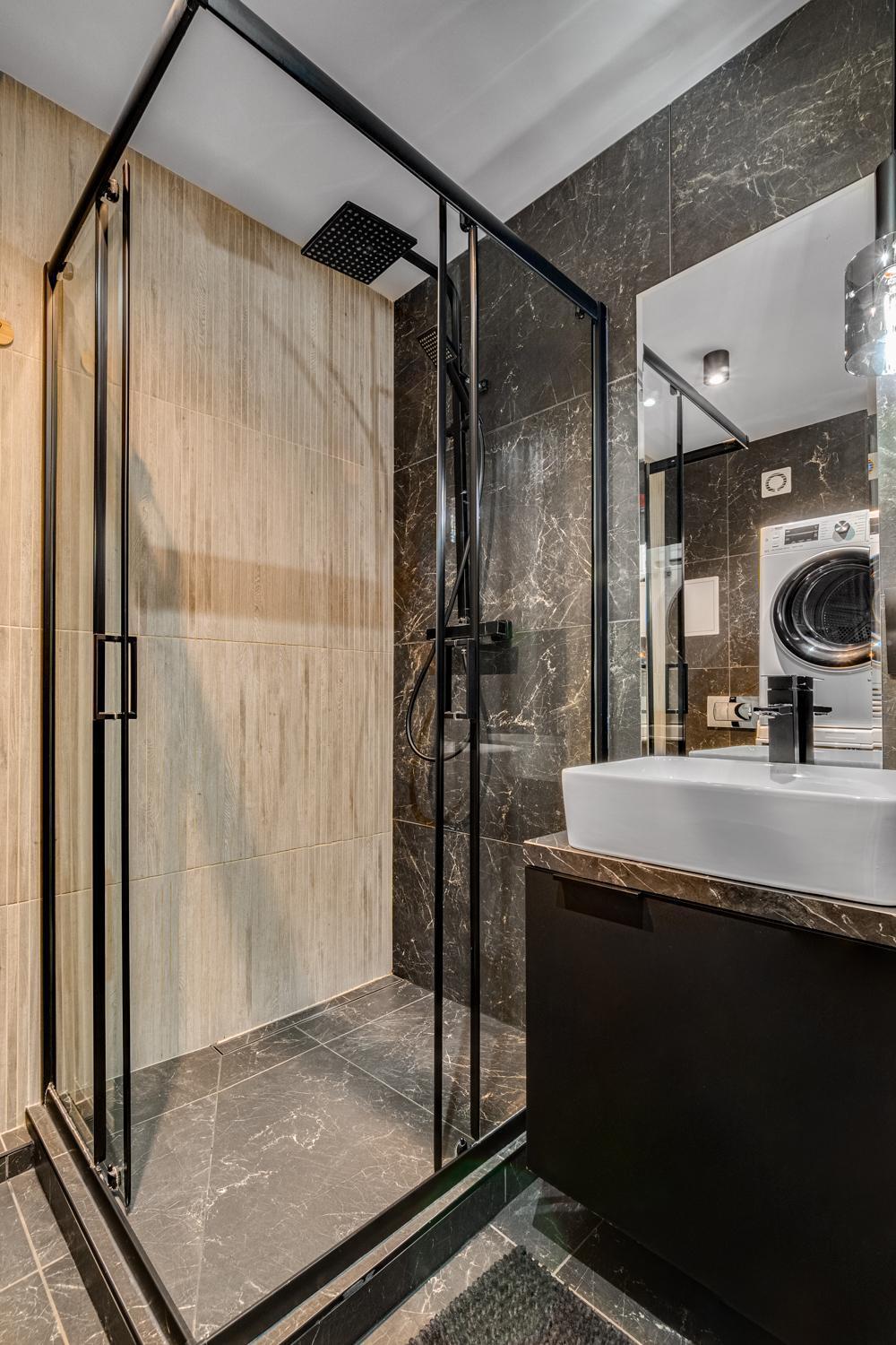 Blacknight Apartment - Self Check-In 24H Wroclaw Bagian luar foto