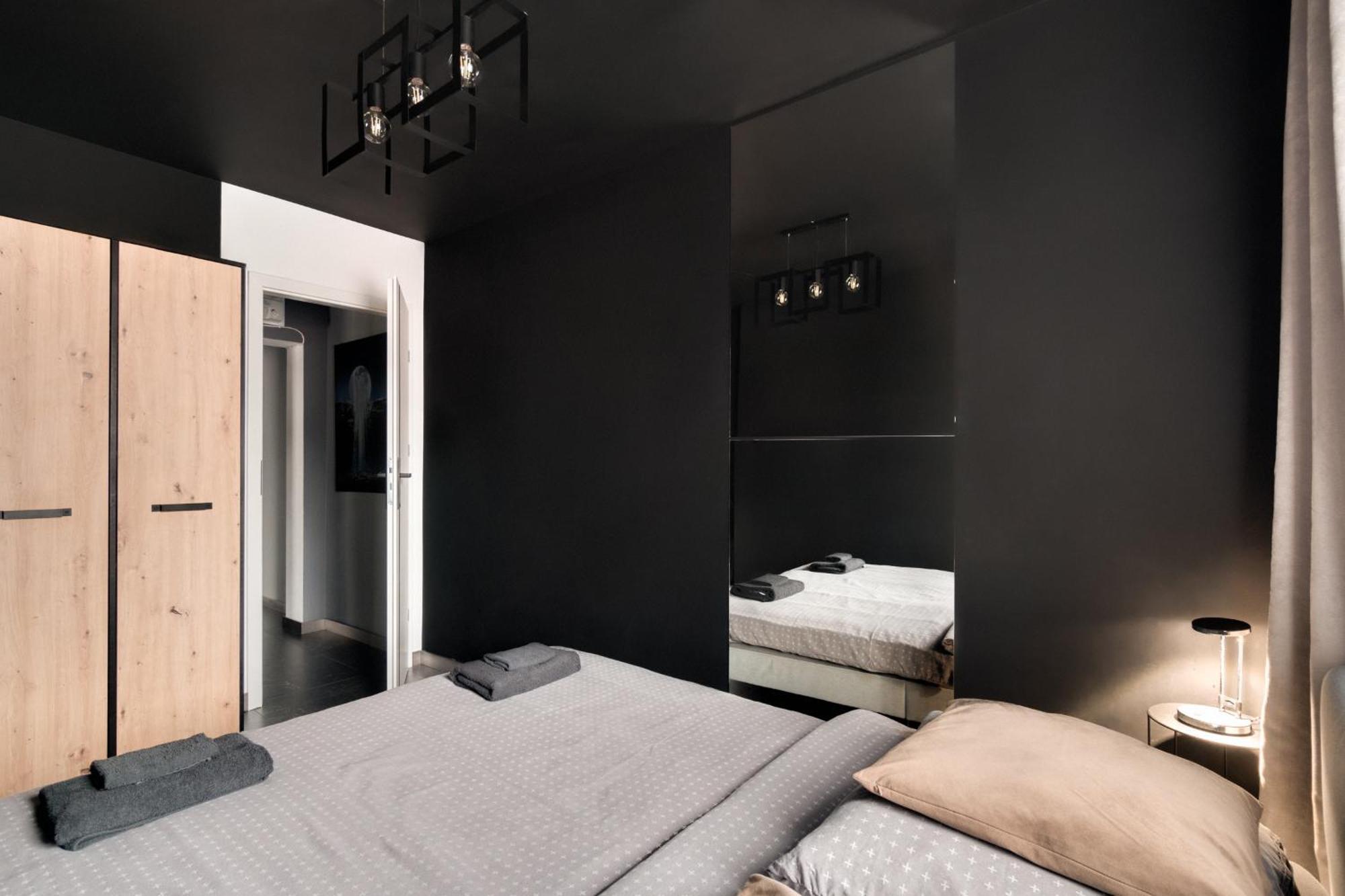 Blacknight Apartment - Self Check-In 24H Wroclaw Bagian luar foto