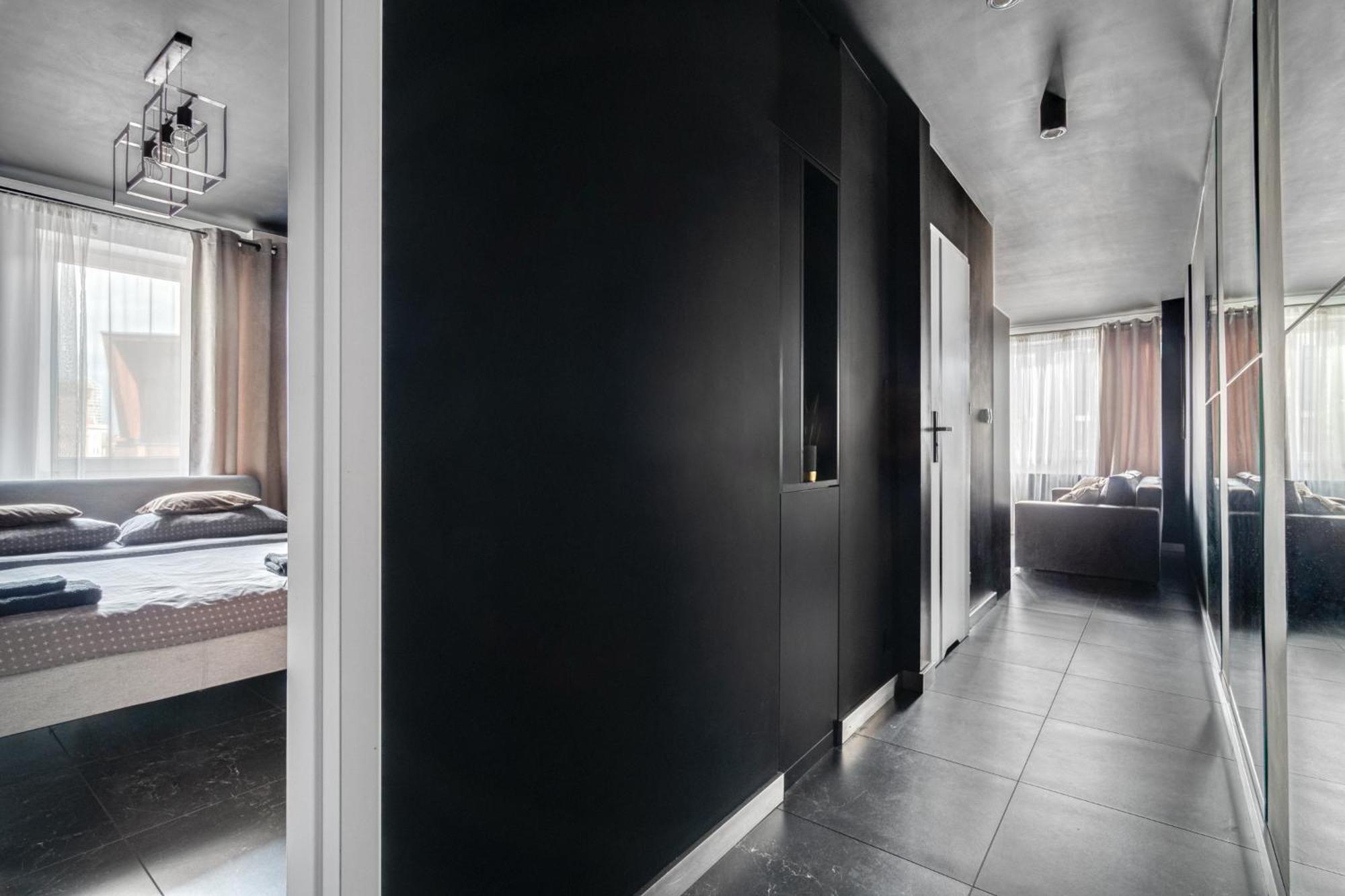Blacknight Apartment - Self Check-In 24H Wroclaw Bagian luar foto